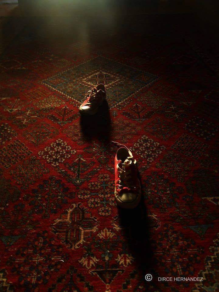 converse rojas alfombra magia relatos cortos microrrelatos
